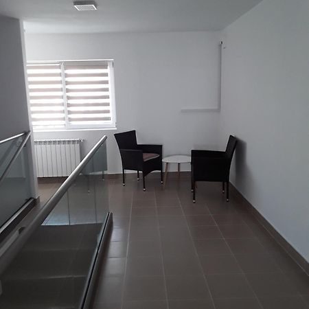 Camere De Inchiriat Central La Calciu Mahmudia Exteriör bild