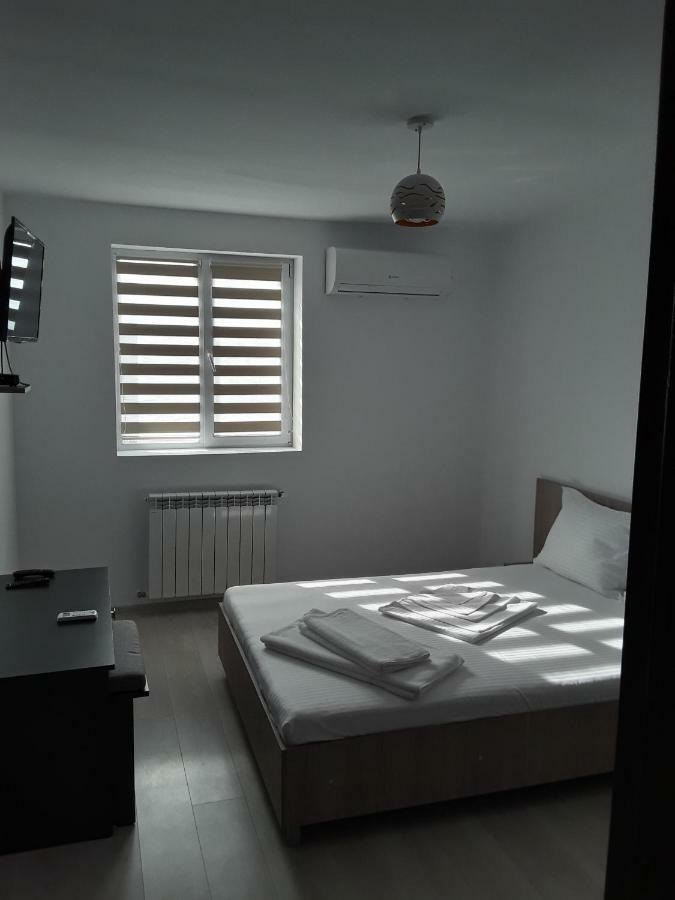 Camere De Inchiriat Central La Calciu Mahmudia Exteriör bild