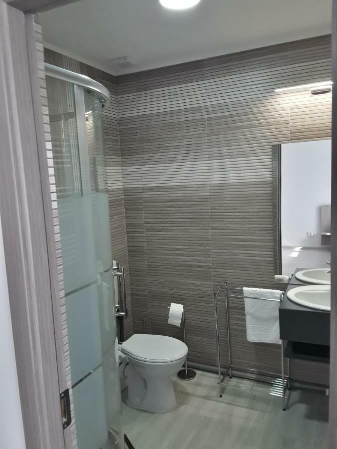 Camere De Inchiriat Central La Calciu Mahmudia Exteriör bild
