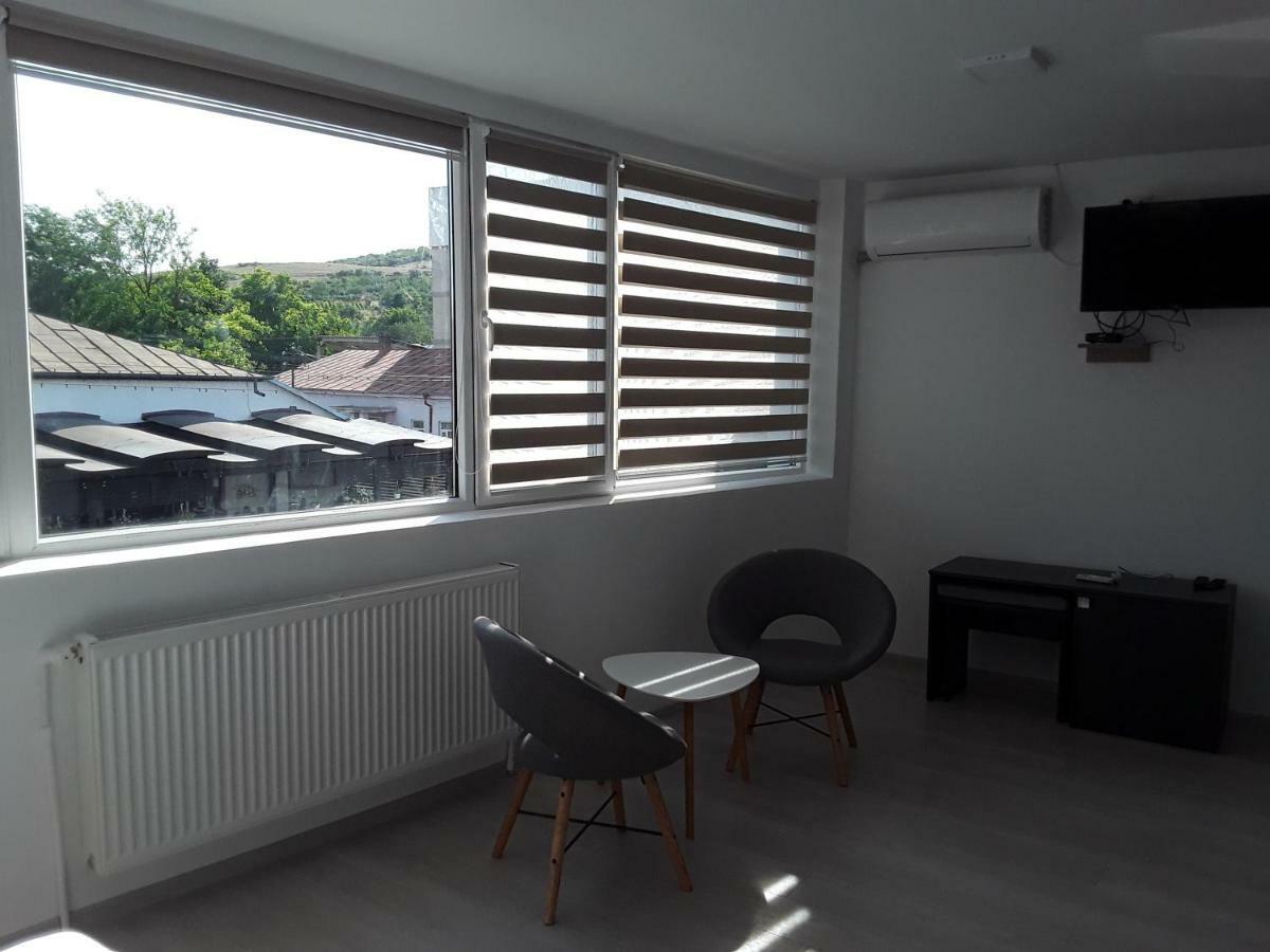 Camere De Inchiriat Central La Calciu Mahmudia Exteriör bild