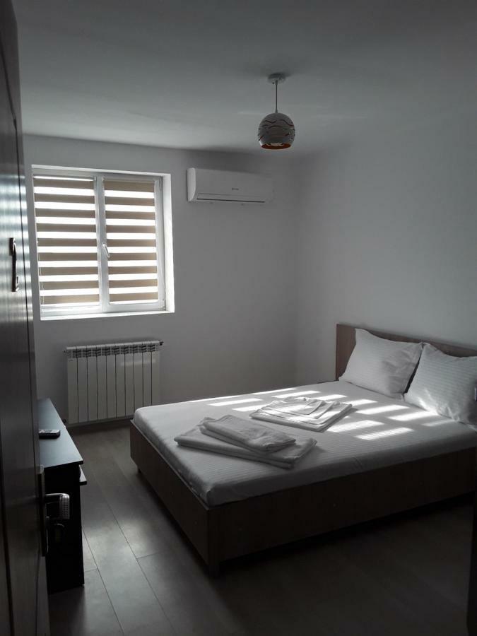 Camere De Inchiriat Central La Calciu Mahmudia Exteriör bild