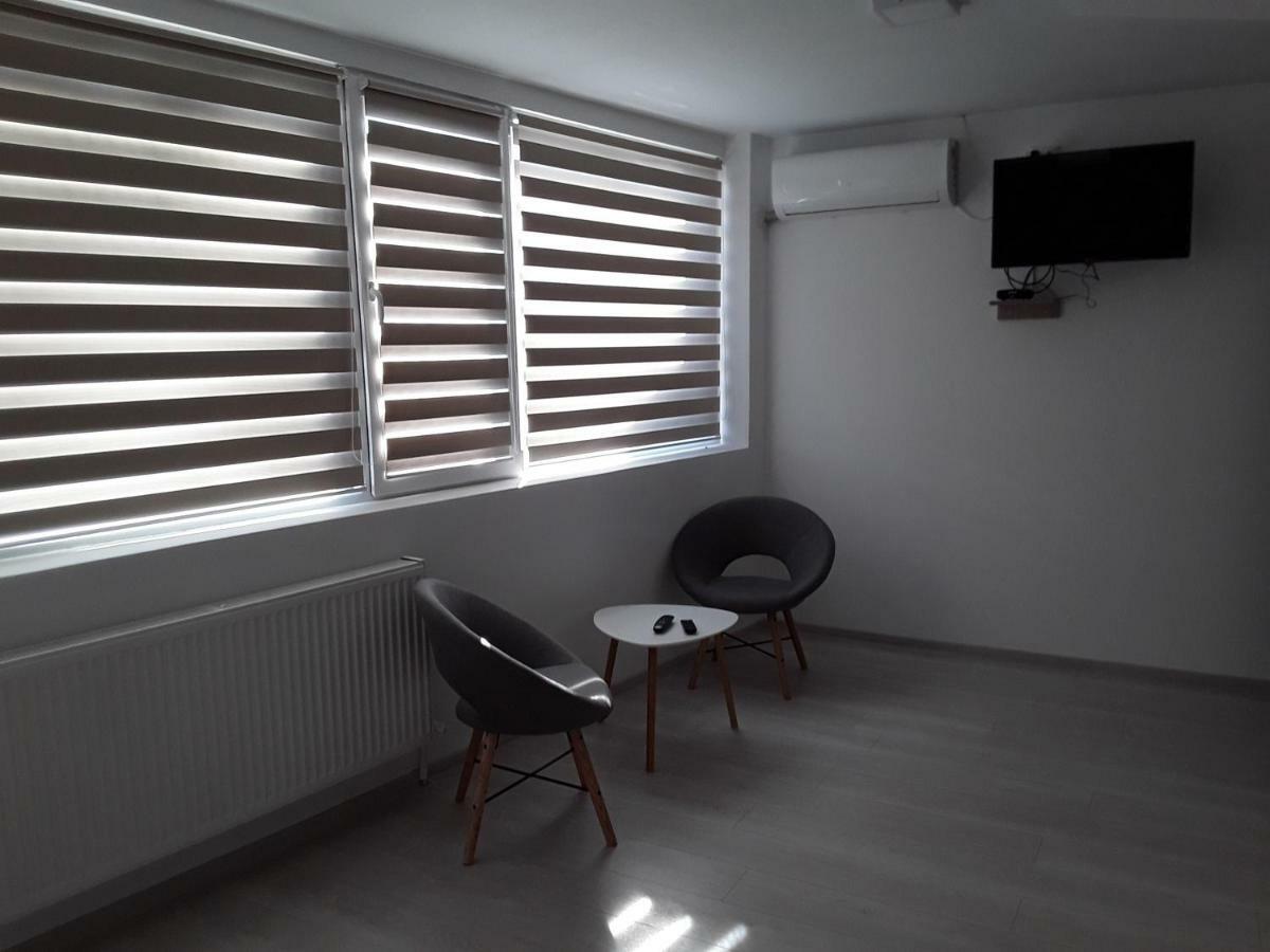 Camere De Inchiriat Central La Calciu Mahmudia Exteriör bild